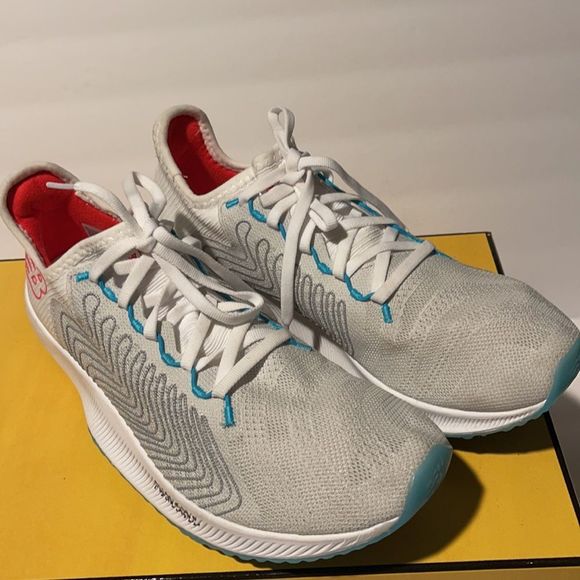 New Balance Fuelcell sneakers - Picture 6 of 9